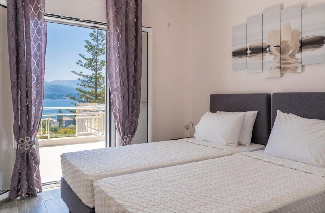 Diwani Luxury Villas Lixouri Ngoại thất bức ảnh